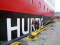 MS FINNMARKEN wird nach ihrem Australien-Abenteuer mit dem Hurtigruten-Schriftzug versehen